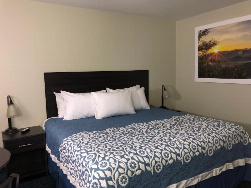 Days Inn by Wyndham South Lake Tahoe image 8